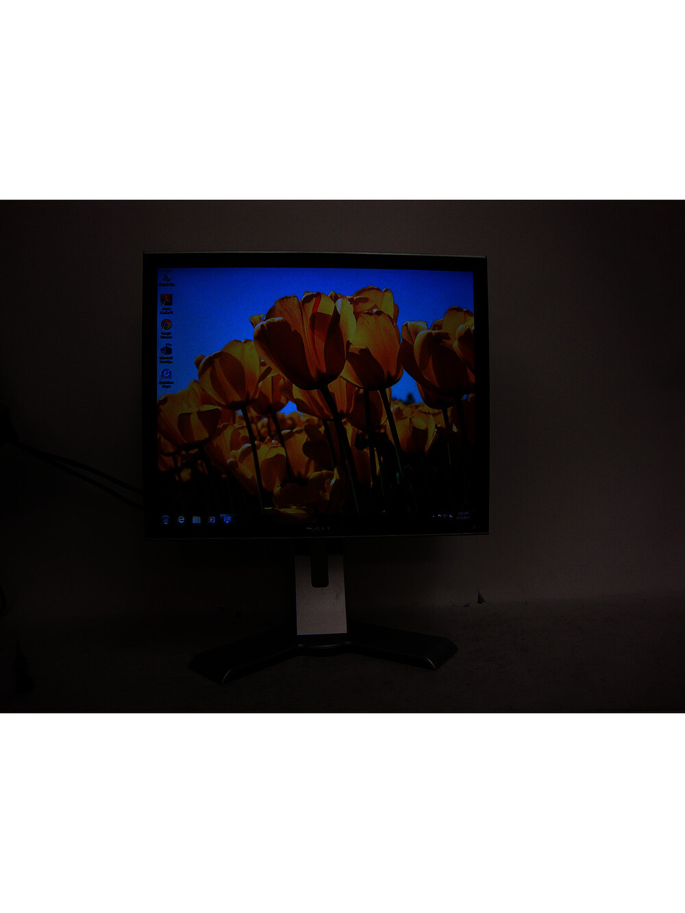 Dell 1908FP 19-Inch LCD Computer Monitor